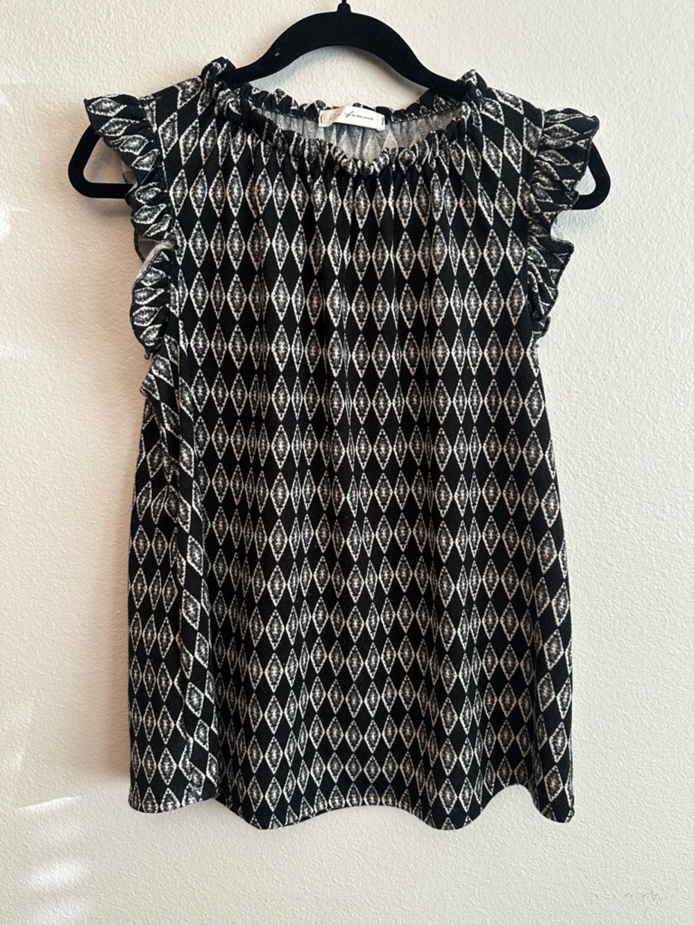 Black and White Diamond Print Ruffle Sleeve Top
